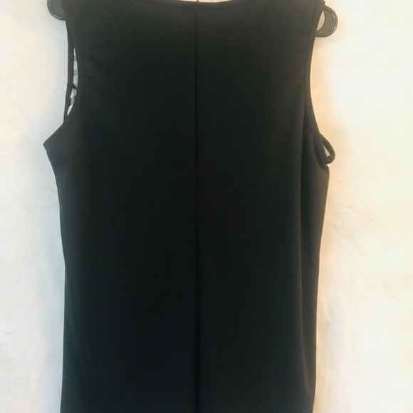 Black/White Top - Picture 2 of 2